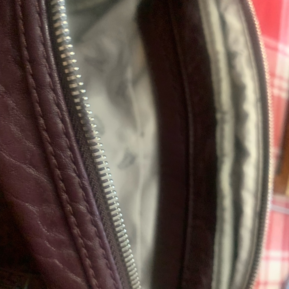 Vintage Leather Tote in Rich Purple - Picture 9 of 13